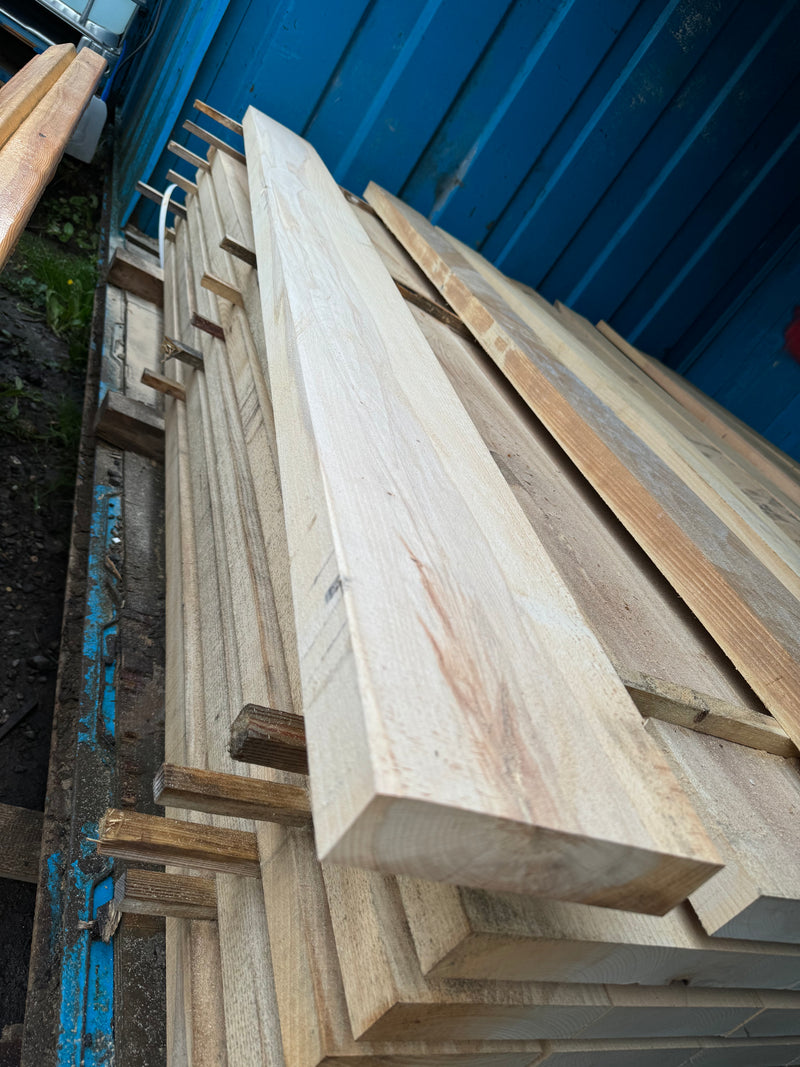 Load image into Gallery viewer, New Untreated Hardwood L.Oak Railway Sleepers
